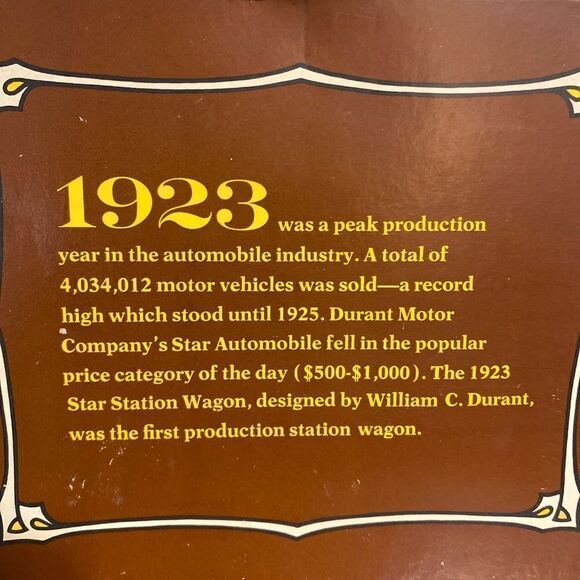 Vintage Avon 1923 Station wagon empty bottle with box - Picture 5 of 11